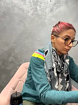 Lucky Deniz online show from 12.05.25