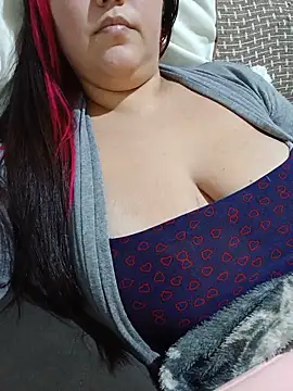Snapshot of Paolaa_hoot chatting on 06.17.26 Paolaa hoot online show from 06.17.26