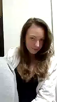 KattyLuuu online show from 12.18.24