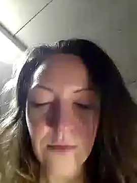 KattyLuuu online show from 12.29.24
