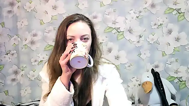 KattyLuuu online show from 03.22.25