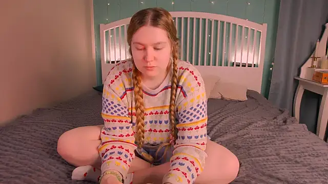 Snapshot of Ellie_Wellie chatting on 11.16.25 Ellie Wellie online show from 11.16.25