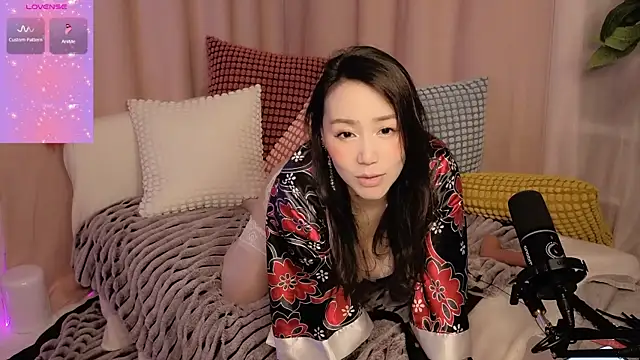 Snapshot of baobaomiqi_linger chatting on 02.09.25 baobaomiqi linger online show from 02.09.25