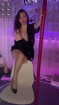 Snapshot of baobaomiqi_linger chatting on 09.27.25 baobaomiqi linger online show from 09.27.25