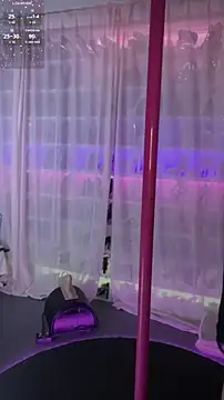 Snapshot of baobaomiqi_linger chatting on 09.28.25 baobaomiqi linger online show from 09.28.25