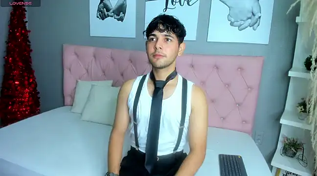 Snapshot of Samir_bear chatting on 12.24.24 Samir bear online show from 12.24.24