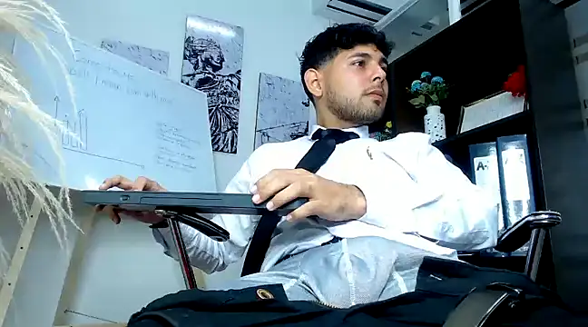 Snapshot of Samir_bear chatting on 01.15.25 Samir bear online show from 01.15.25