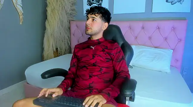 Snapshot of Samir_bear chatting on 01.17.25 Samir bear online show from 01.17.25