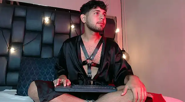 Snapshot of Samir_bear chatting on 01.23.25 Samir bear online show from 01.23.25