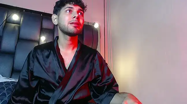 Snapshot of Samir_bear chatting on 01.30.25 Samir bear online show from 01.30.25