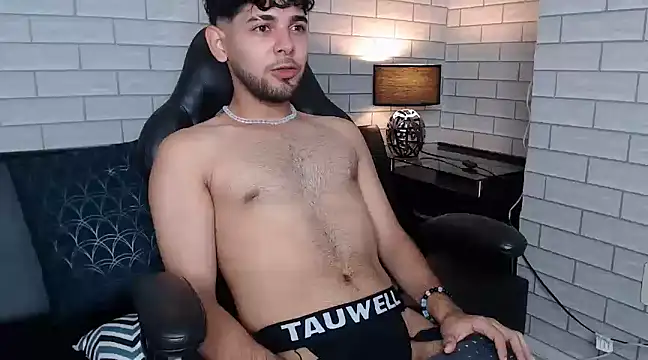 Snapshot of Samir_bear chatting on 02.22.25 Samir bear online show from 02.22.25