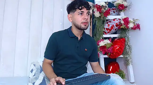 Snapshot of Samir_bear chatting on 02.24.25 Samir bear online show from 02.24.25