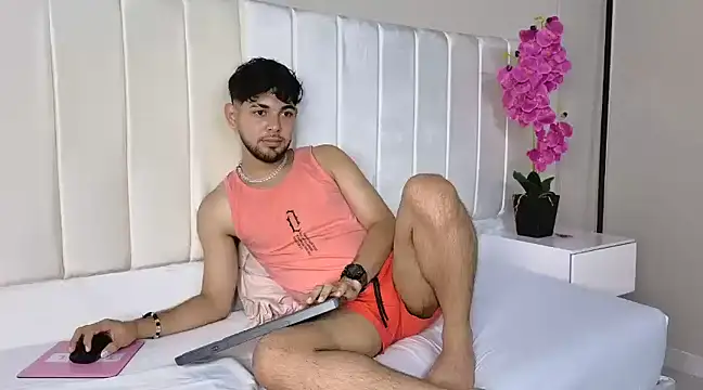 Snapshot of Samir_bear chatting on 02.26.25 Samir bear online show from 02.26.25