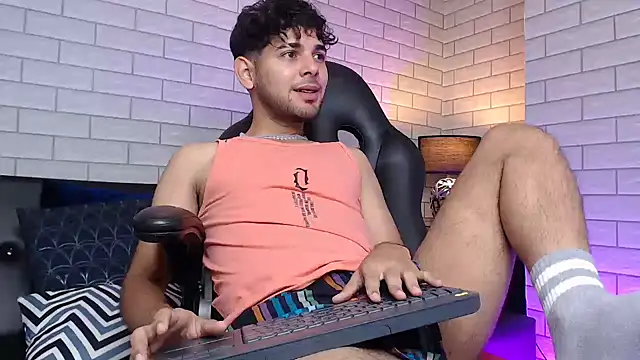 Snapshot of Samir_bear chatting on 03.08.25 Samir bear online show from 03.08.25