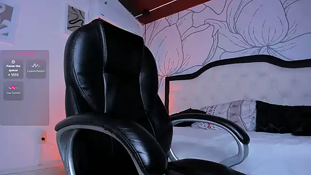 Snapshot of Samir_bear chatting on 10.16.25 Samir bear online show from 10.16.25