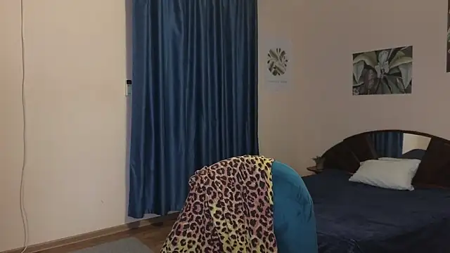 Snapshot of Miss_Moren chatting on 11.18.25 Miss Moren online show from 11.18.25