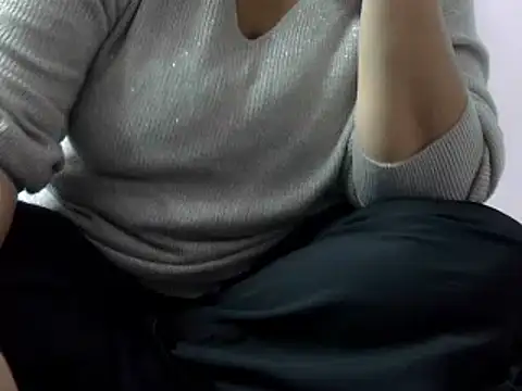 Housewife12 online show from 12.27.24