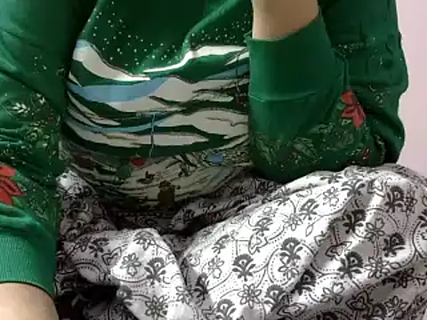 Housewife12 online show from 12.29.24