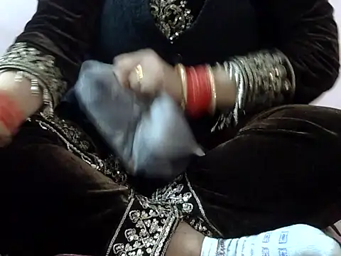 Housewife12 online show from 01.08.26