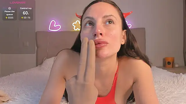 imMolly11 online show from 10.28.25