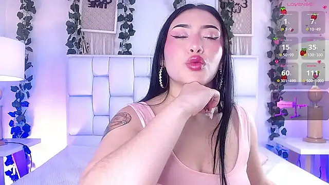 Snapshot of Miaa_gh1 chatting on 09.27.25 Miaa gh1 online show from 09.27.25