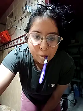 Snapshot of valentina568 chatting on 10.21.25 valentina568 online show from 10.21.25