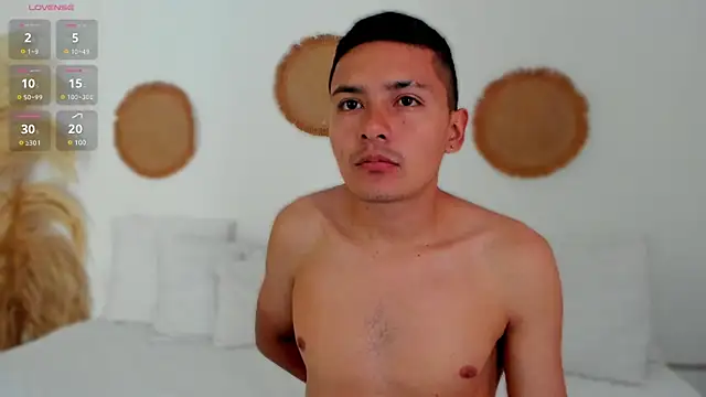 TifannyRossiii online show from 03.06.25