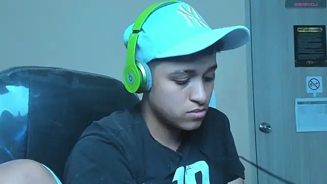 Dominick jones online show from 11.11.25