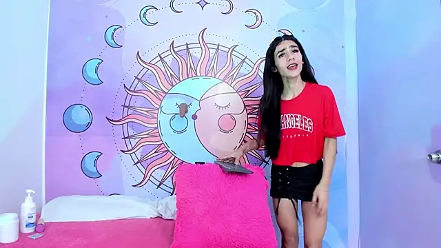 Mariana 16  online show from 11.13.25