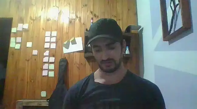 Snapshot of italianbighorse22 chatting on 12.19.24 italianbighorse22 online show from 12.19.24