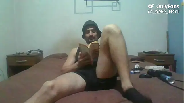 Snapshot of italianbighorse22 chatting on 11.11.25 italianbighorse22 online show from 11.11.25