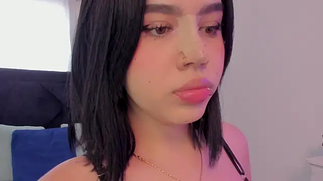 Lily Woodz online show from 01.08.26