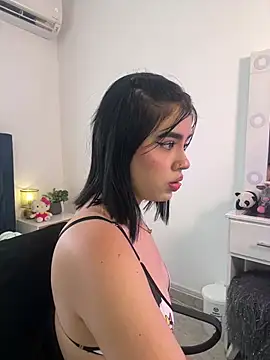 Lily Woodz online show from 01.16.26