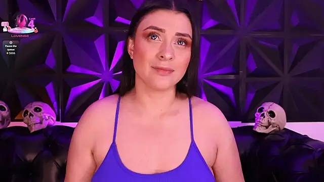 AnikaRomanoff online show from 10.28.25