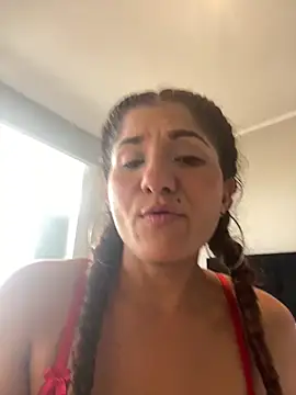 Snapshot of AlejandritaMilano chatting on 02.14.26 AlejandritaMilano online show from 02.14.26