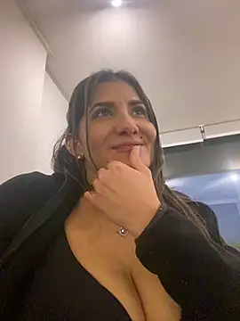 Snapshot of AlejandritaMilano chatting on 07.24.26 AlejandritaMilano online show from 07.24.26
