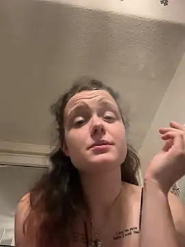 Snapshot of milabandolero chatting on 12.21.24 milabandolero online show from 12.21.24