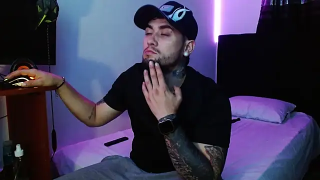 Snapshot of miia-liiam chatting on 02.02.26 miia-liiam online show from 02.02.26