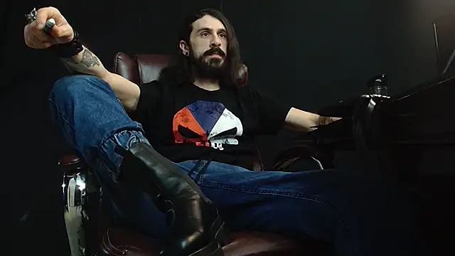 Snapshot of AxelColton chatting on 01.12.25 AxelColton online show from 01.12.25