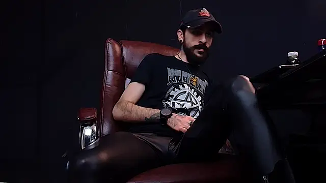 Snapshot of AxelColton chatting on 01.20.25 AxelColton online show from 01.20.25