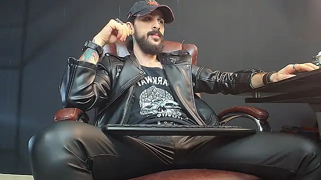 Snapshot of AxelColton chatting on 01.23.25 AxelColton online show from 01.23.25