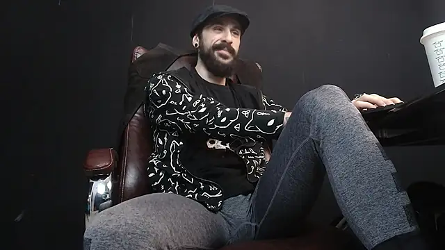 Snapshot of AxelColton chatting on 02.09.25 AxelColton online show from 02.09.25