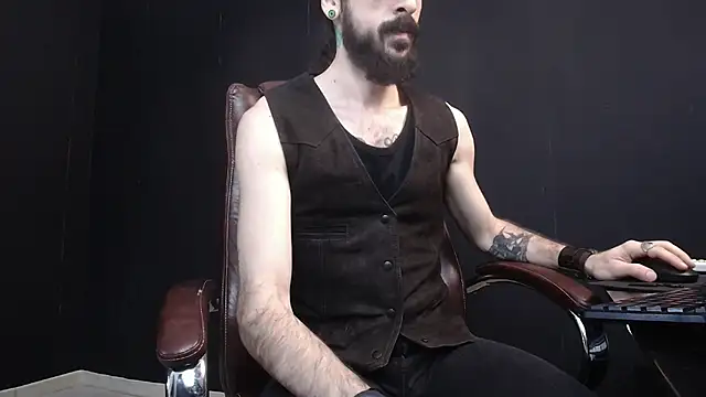 Snapshot of AxelColton chatting on 02.12.25 AxelColton online show from 02.12.25