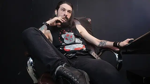 Snapshot of AxelColton chatting on 02.13.25 AxelColton online show from 02.13.25