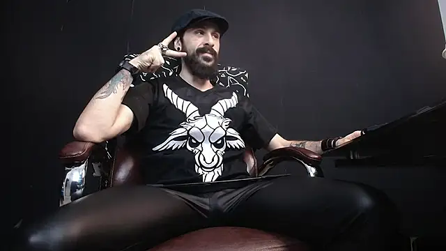 Snapshot of AxelColton chatting on 02.16.25 AxelColton online show from 02.16.25