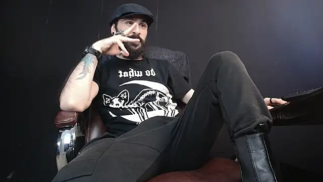 Snapshot of AxelColton chatting on 02.25.25 AxelColton online show from 02.25.25