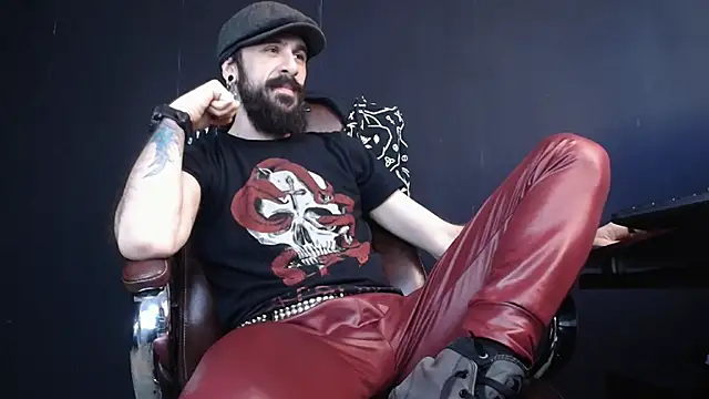 Snapshot of AxelColton chatting on 03.07.25 AxelColton online show from 03.07.25