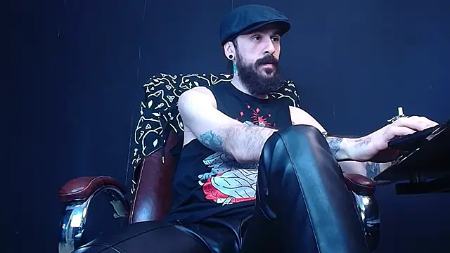 Snapshot of AxelColton chatting on 03.18.25 AxelColton online show from 03.18.25