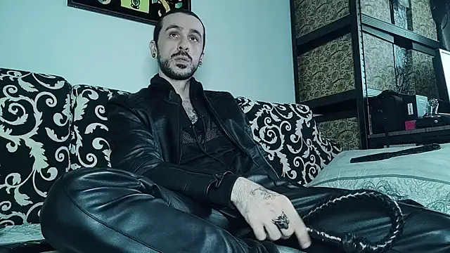 Snapshot of AxelColton chatting on 09.18.25 AxelColton online show from 09.18.25