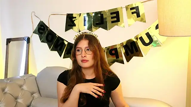 Daisha Riley online show from 10.11.25